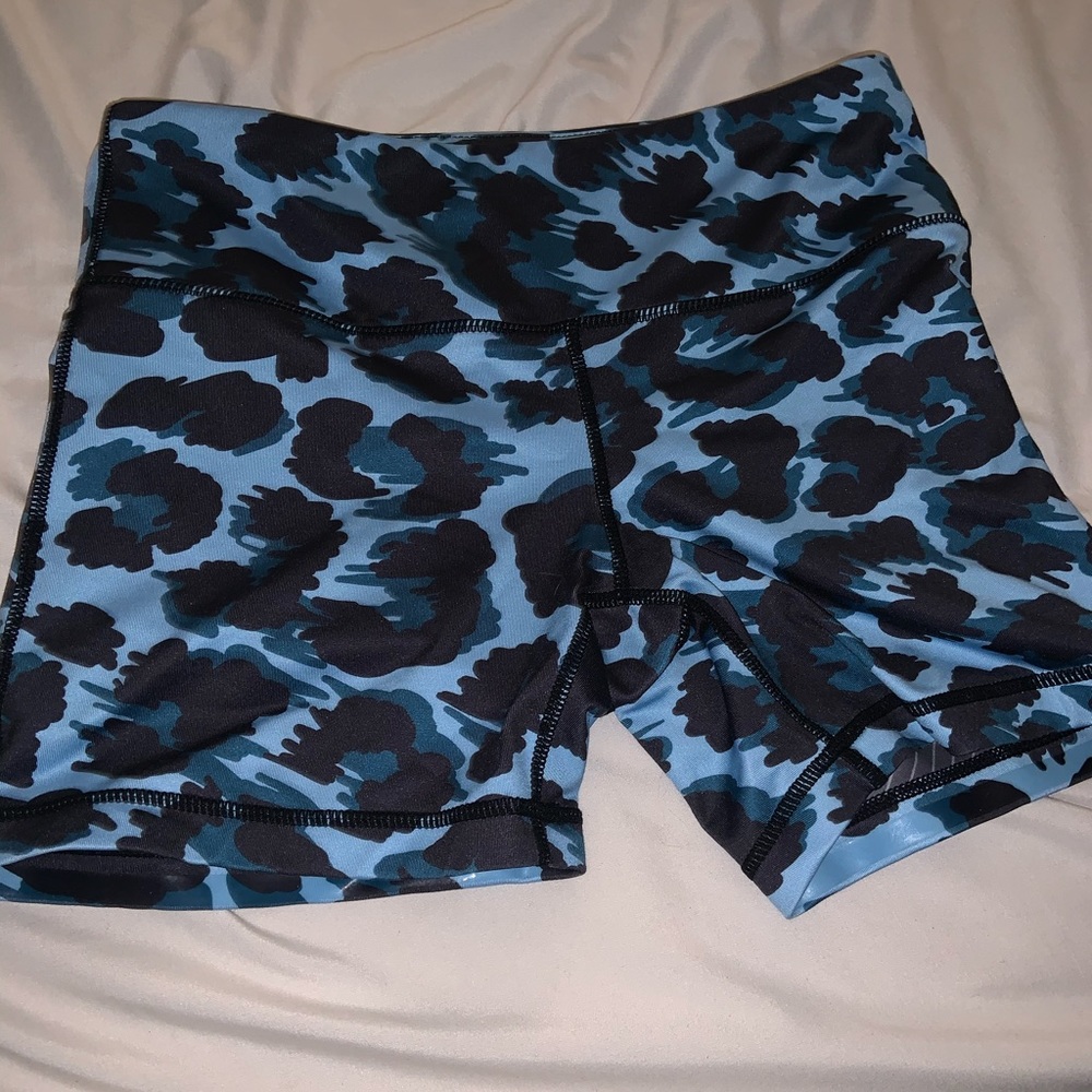 IAB shorts size S